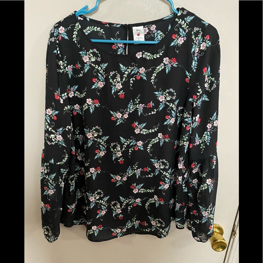 Disney collection LC black shear blouse Apples L
